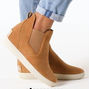 Sorel Tan Wedge Chelsea Booties